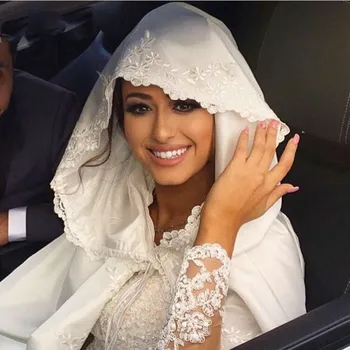 Vintage Árabe Manto de Casamento Capa Com Chapéu de Apliques de Renda Chão Comprimento de Dubai Islâmica Kaftan Arábia Noiva revestimento do Cabo